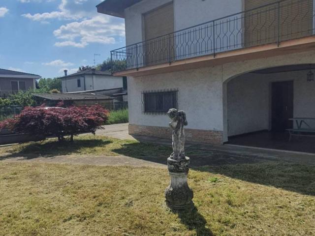 Villa Indipendente in vendita a Vescovato, Lombardia