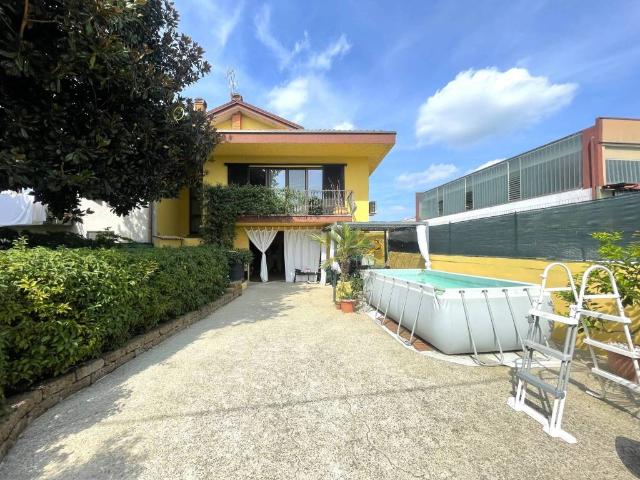Villa Indipendente in vendita a Vescovato, Lombardia