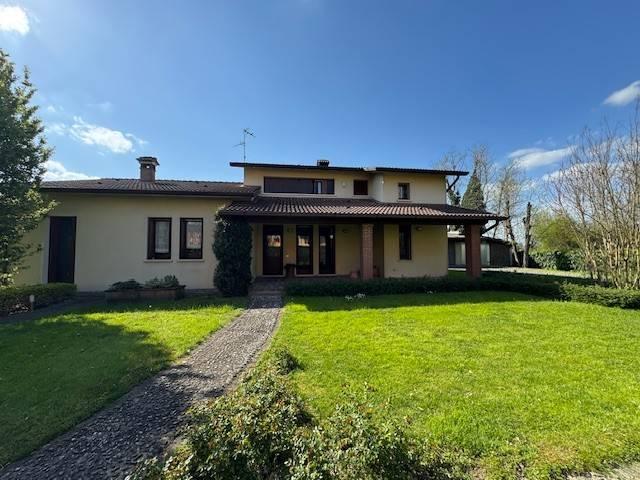Villa Indipendente in vendita a Vescovato, Lombardia