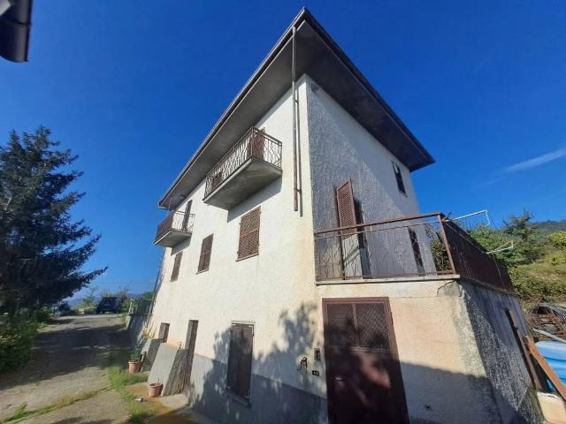 Villa Indipendente in vendita a Piemonte, Asti