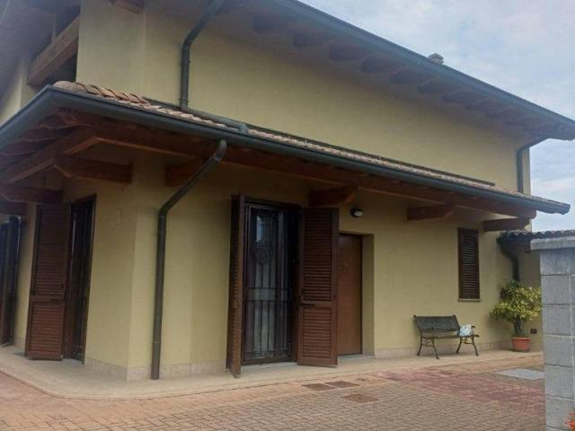 Villa Indipendente in vendita a Piemonte, Novara