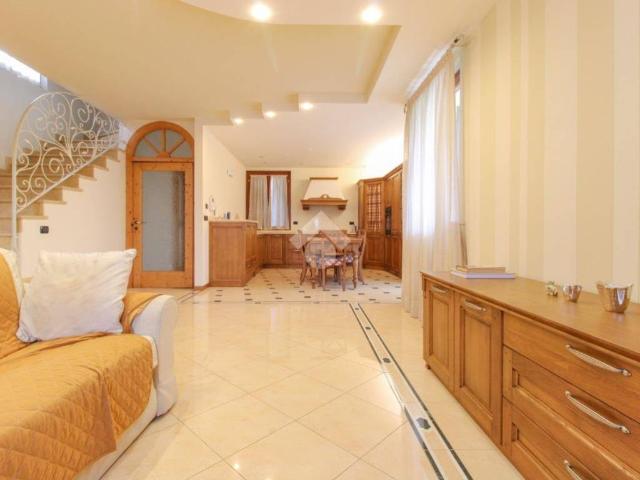 Villa Indipendente in vendita a Comunità montana della Valle Sabbia, Vestone