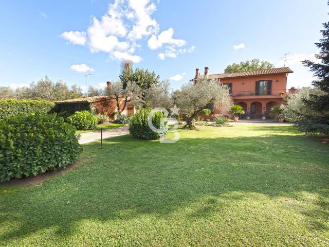 Villa Indipendente in vendita a Vetralla, Lazio
