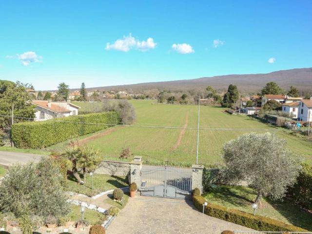 Villa Indipendente in vendita a Giardino, Vetralla
