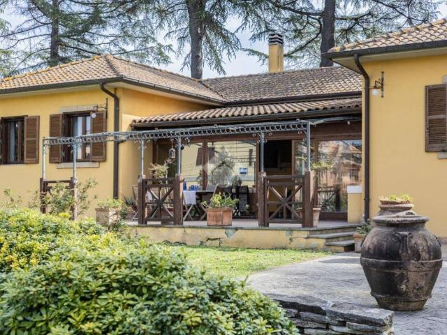 Villa Indipendente in vendita a Vetralla, Lazio
