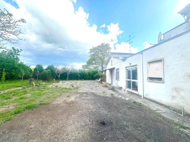 Villa Indipendente in vendita a Vetralla, Lazio