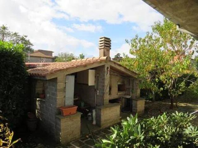 Villa Indipendente in vendita a Tre Croci, Vetralla