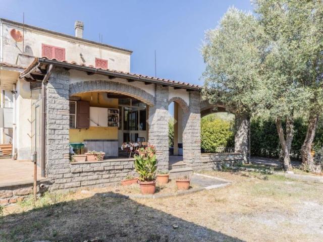 Villa Indipendente in vendita a Madonna del Ponte, Vetralla