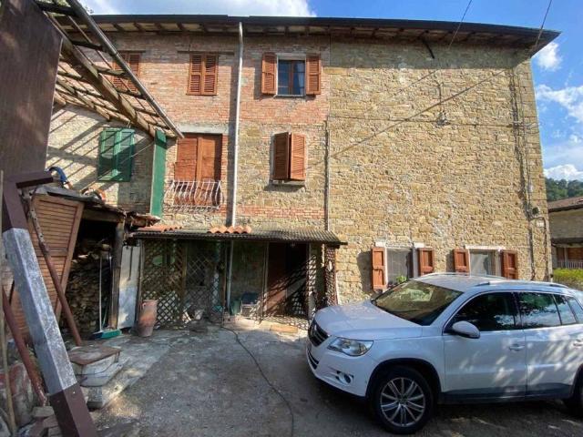 Villa Indipendente in vendita a Appennino Reggiano, Re