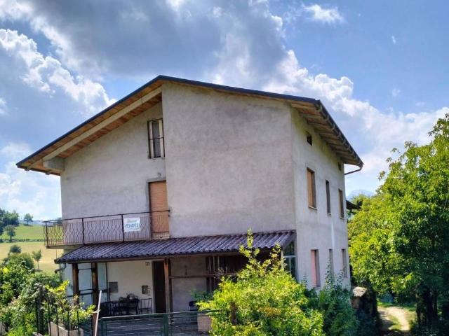 Villa Indipendente in vendita a Appennino Reggiano, Re