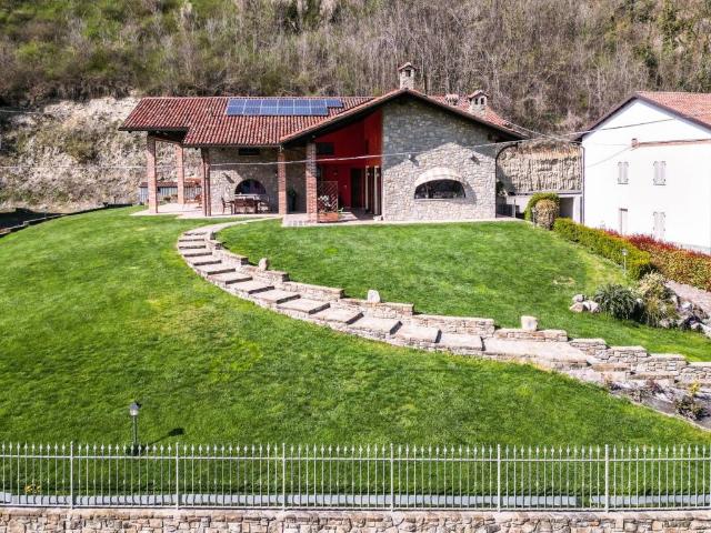 Villa Indipendente in vendita a San Carlo, Vezza d'Alba