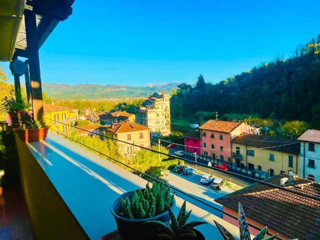 Villa Indipendente in vendita a Vezzano Ligure, Liguria