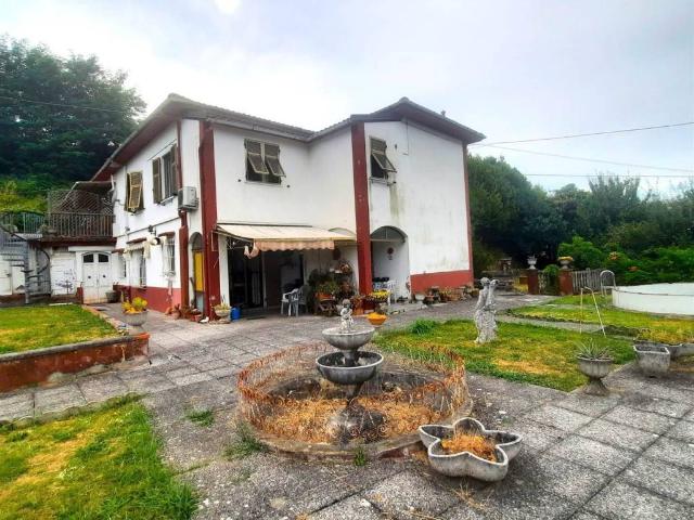 Villa Indipendente in vendita a Prati di Vezzano, Vezzano Ligure