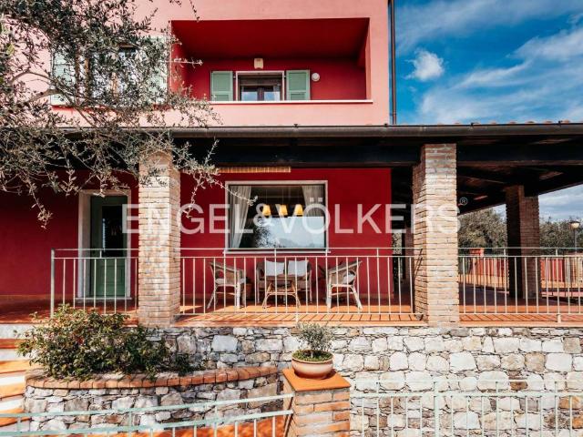 Villa Indipendente in vendita a Vezzano Inferiore, Vezzano Ligure