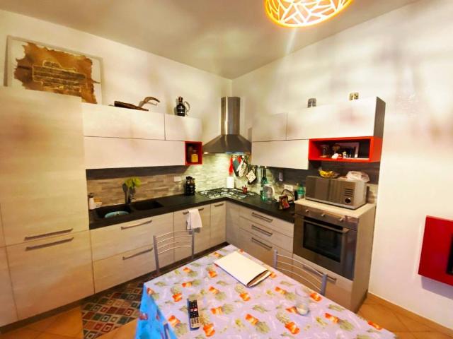 Villa Indipendente in vendita a Vezzano Ligure, Liguria