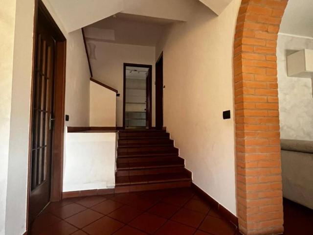 Villa Indipendente in vendita a Viadana, Lombardia