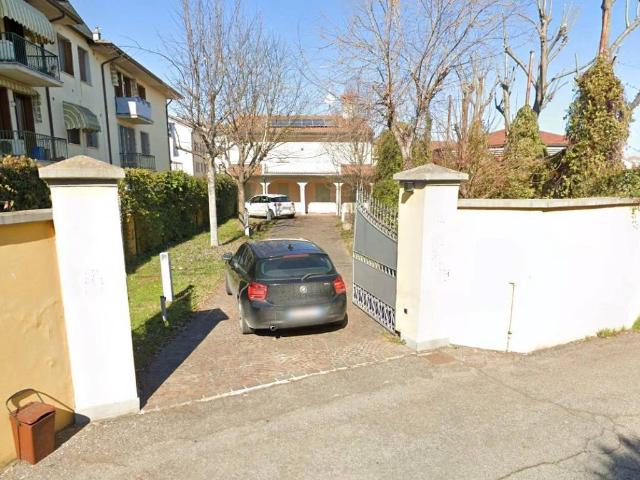 Villa Indipendente in vendita a Viadana, Lombardia