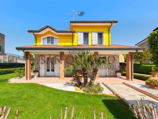 Villa Indipendente in vendita a Viadana, Lombardia