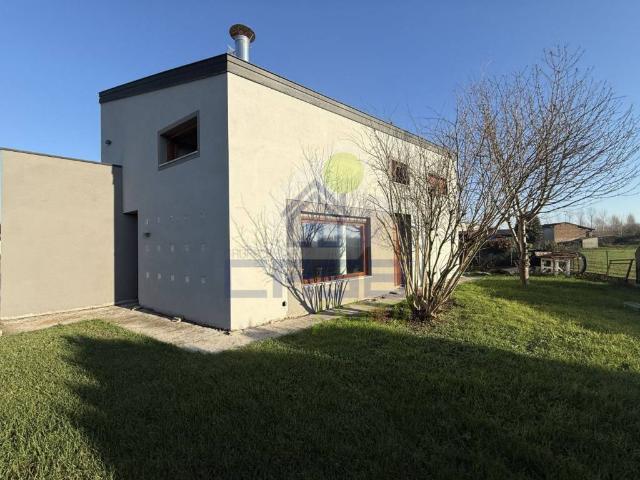 Villa Indipendente in vendita a Viadana, Lombardia