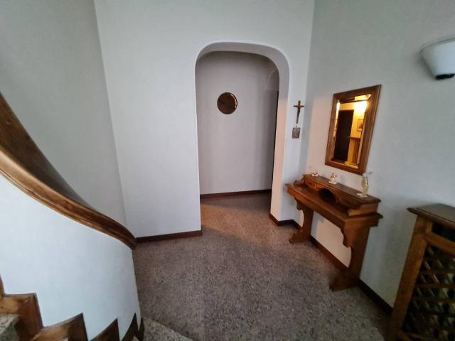 Villa Indipendente in vendita a Viadana, Lombardia