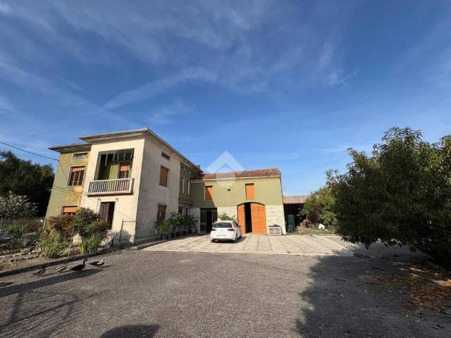 Villa Indipendente in vendita a Volta, Viadana