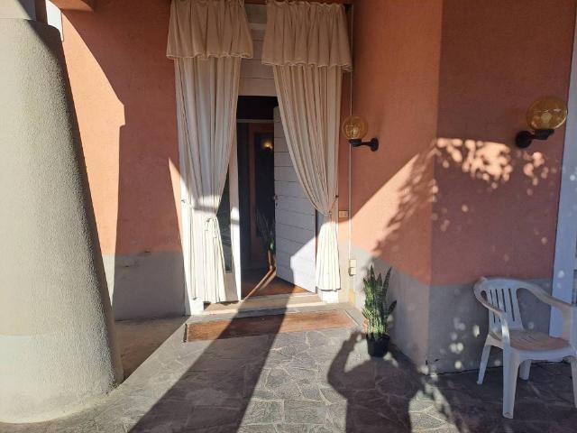 Villa Indipendente in vendita a Viadana, Lombardia