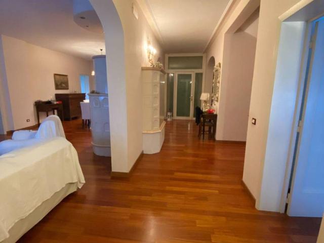 Villa Indipendente in vendita a Viadana, Lombardia