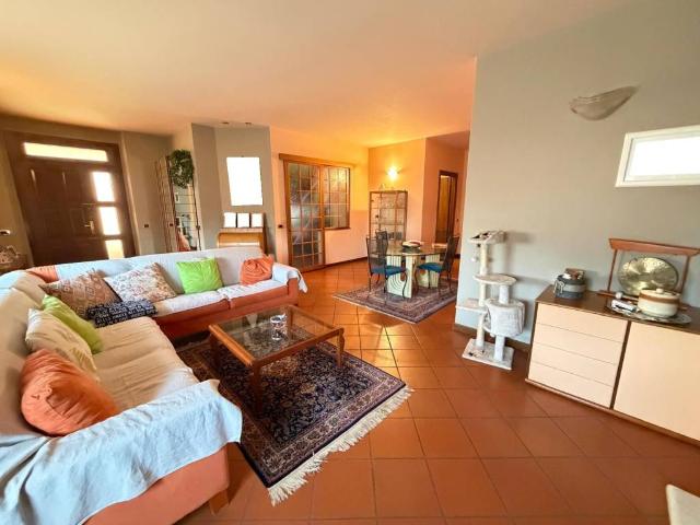 Villa Indipendente in vendita a Volta, Viadana