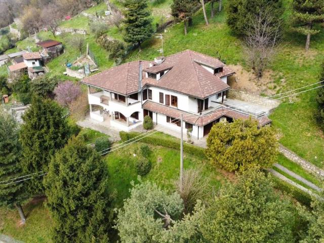 Villa Indipendente in vendita a Viadanica, Lombardia
