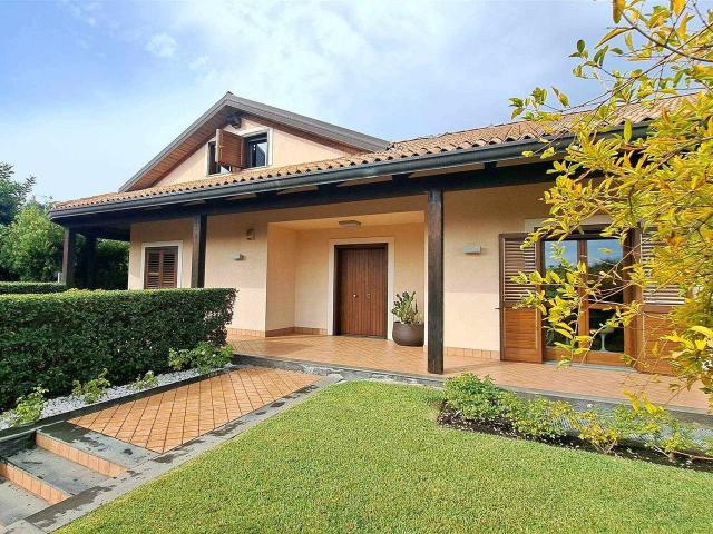 Villa Indipendente in vendita a Sambuco, Viagrande
