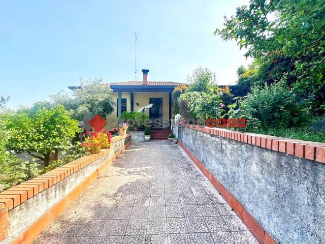 Villa Indipendente in vendita a Monterosso, Viagrande