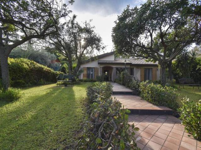 Villa Indipendente in vendita a Viagrande, Sicilia