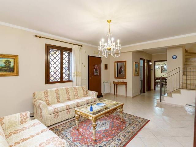 Villa Indipendente in vendita a Sambuco, Viagrande