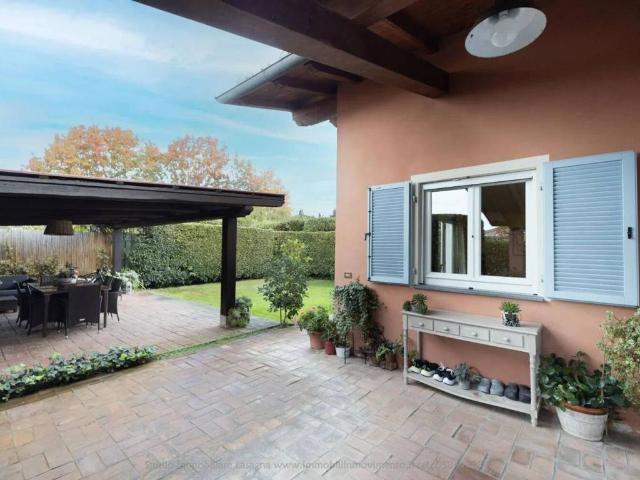 Villa Indipendente in vendita a Viareggio, Toscana