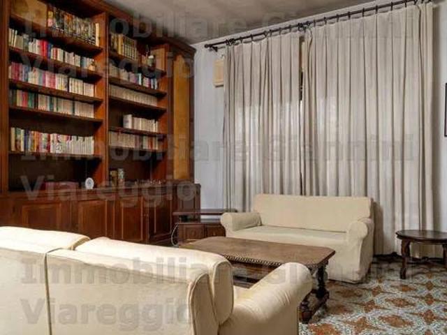 Villa Indipendente in vendita a Ex Campo d'Aviazione, Viareggio