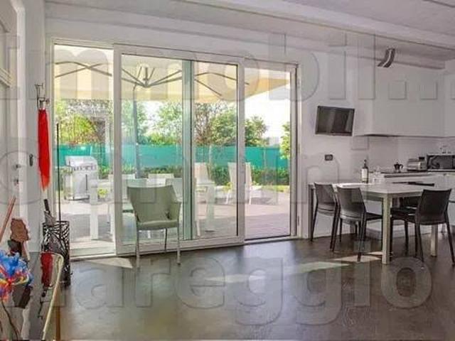 Villa Indipendente in vendita a Ex Campo d'Aviazione, Viareggio