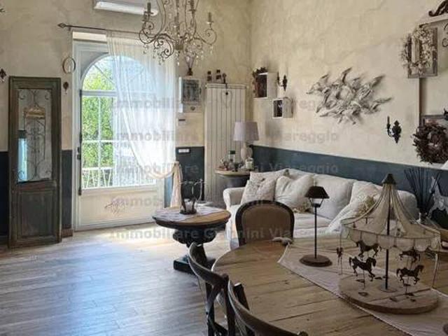 Villa Indipendente in vendita a Viareggio, Toscana