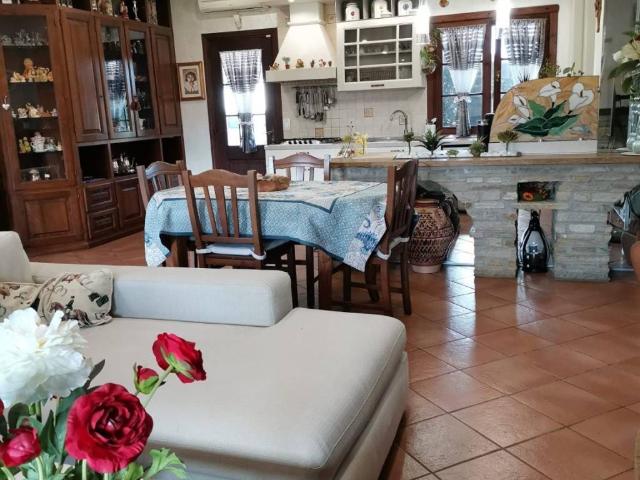 Villa Indipendente in vendita a Bicchio, Viareggio