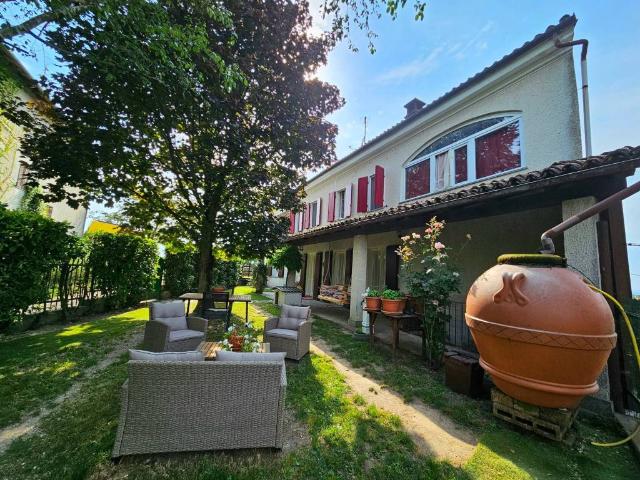 Villa Indipendente in vendita a Piemonte, Asti