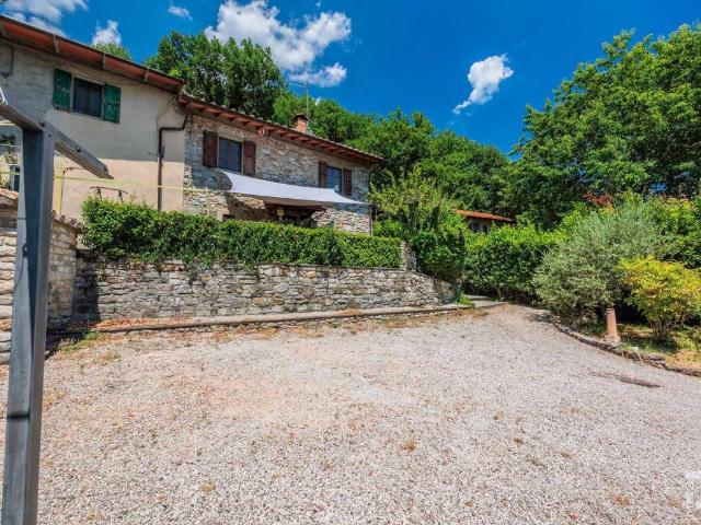 Villa Indipendente in vendita a Vicchio, Toscana