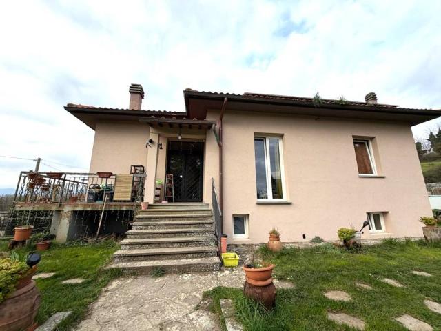 Villa Indipendente in vendita a Vicchio, Toscana