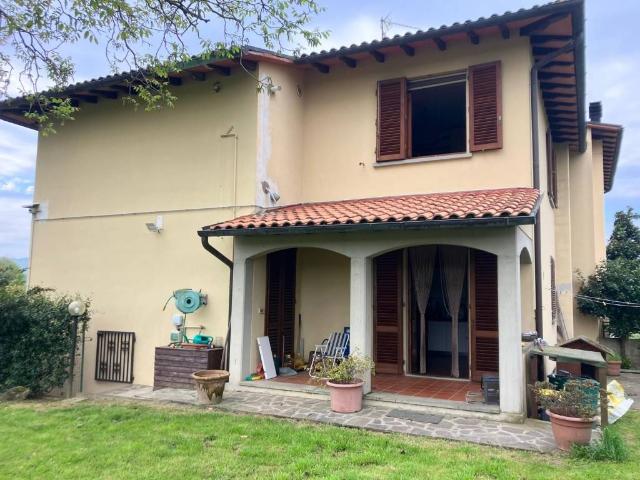 Villa Indipendente in vendita a Vicchio, Toscana
