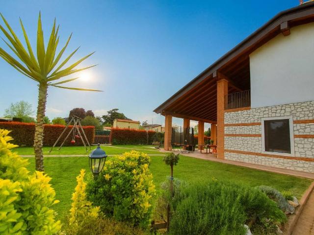 Villa Indipendente in vendita a Bertesinella, Vicenza