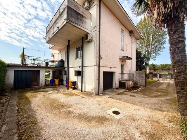 Villa Indipendente in vendita a Vicenza, Veneto