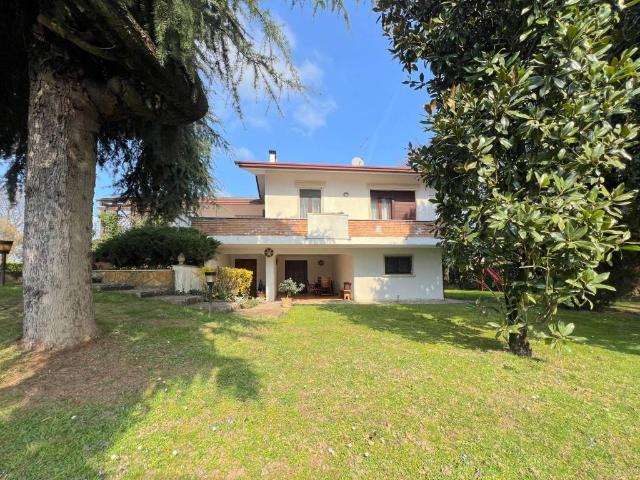 Villa Indipendente in vendita a Quinto Vicentino, Veneto