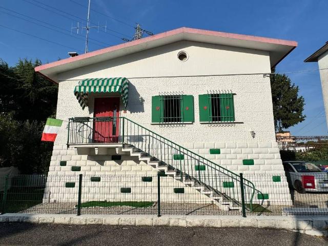 Villa Indipendente in vendita a Vicenza, Veneto