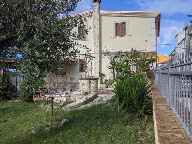 Villa Indipendente in vendita a Puglia, Foggia