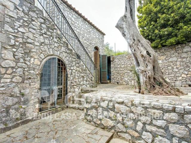 Villa Indipendente in vendita a Vico Equense, Campania