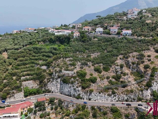 Villa Indipendente in vendita a Vico Equense, Campania