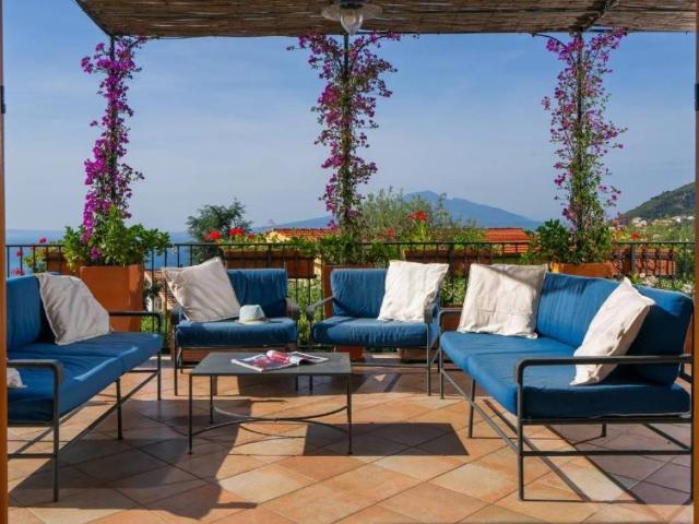 Villa Indipendente in vendita a Vico Equense, Campania